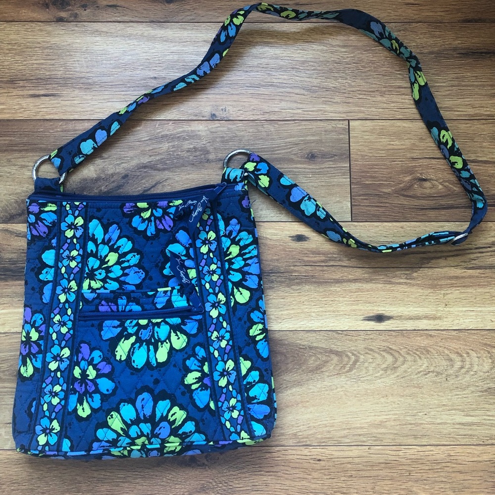NWOT - (Make Offers) Vera Bradley “Iconic Hipster”